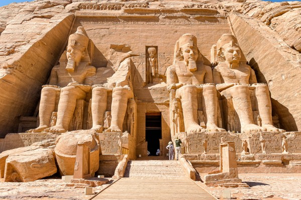 Entdecke den faszinierenden Abu Simbel Tempel im Ägyptenurlaub