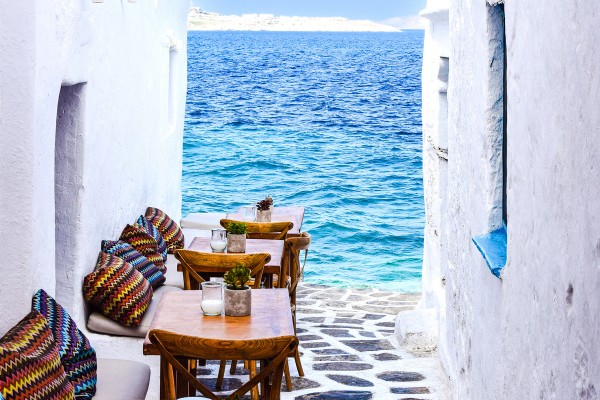 Die Top Beachclubs auf Mykonos erwarten dich in deinem Griechenlandurlaub mit Travioro