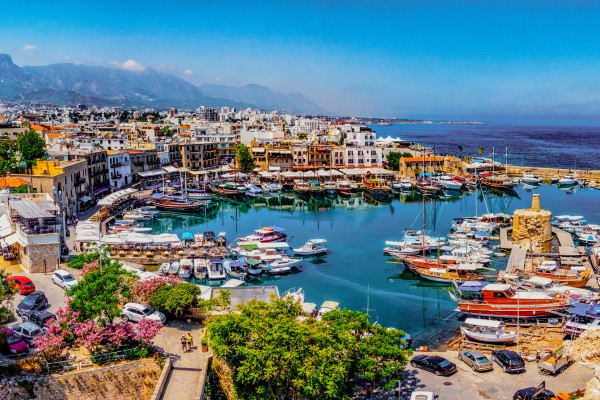 Erlebe die besten Aktivitäten im Urlaub auf Zypern und besuche Kyrenia Marina