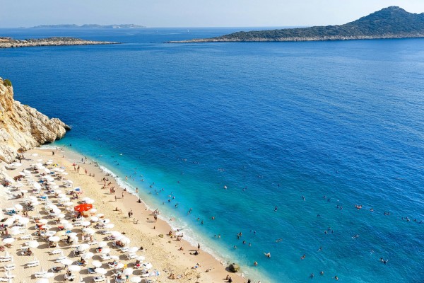 Finde die besten Pauschalreiseziele für den Familienurlaub und tolle Urlaubsangebote für die Türkei günstig bei Travioro