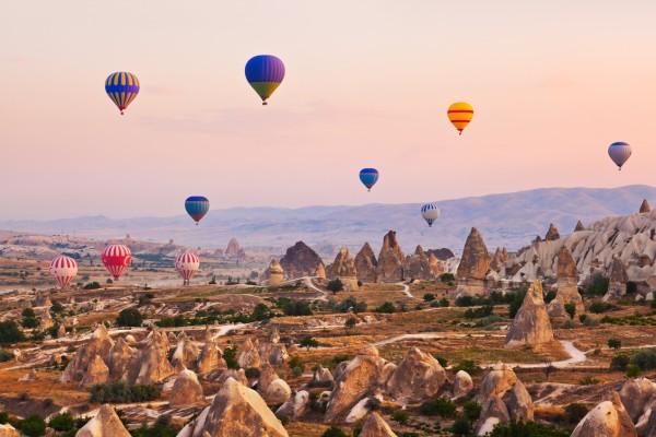 Besuche das märchenhafte Kappadokien, das zu den besten Reisezielen in der Türkei zählt