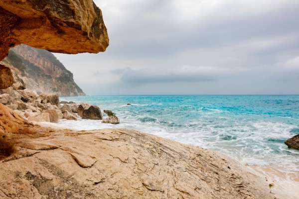 Der Cala Goloritzé auf Sardinien ist einer  der schönsten Strände in Italien und Europa