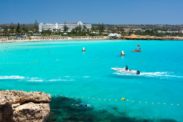 Der Nissi Beach ist einer  der schönsten Strände in Zypern und Europa