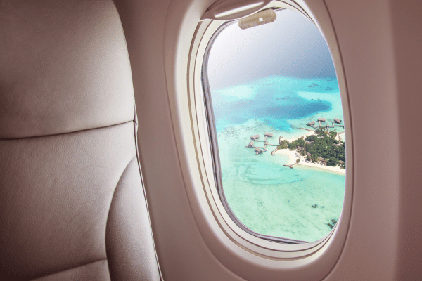 Finde deinen Flug auf die Seychellen oder die Malediven mit Travioro