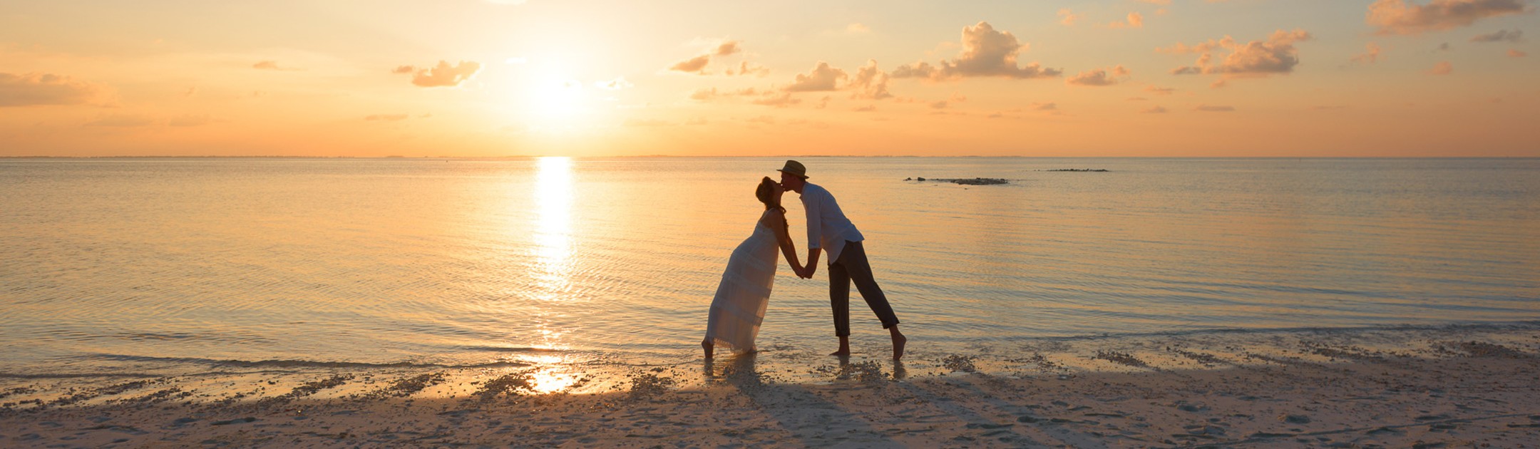 Valentinstag 2025: Romantische Urlaubsideen für Verliebte findest du günstig bei Travioro