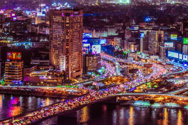 Die Metropole erblüht in der Nacht so richtig zum Leben