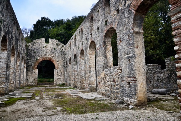 Entdecke die Ruinenstadt Butrint im Süden Albaniens