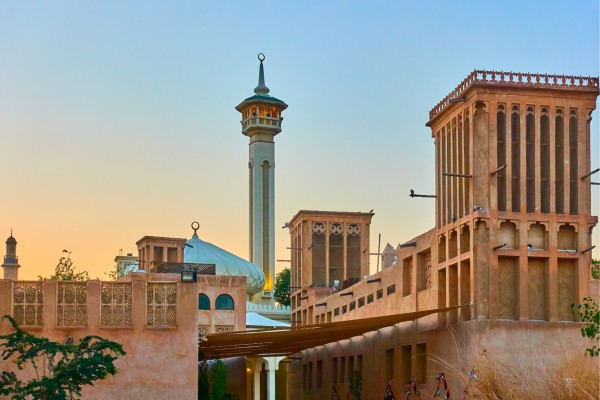Spaziere durch das historisches Viertel Al Fahidi