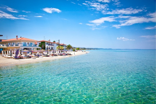 Türkisblaues Wasser beim Strand Pefkochori