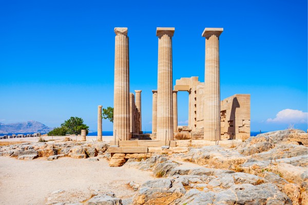 Besichtige die imposante Akropolis von Lindos