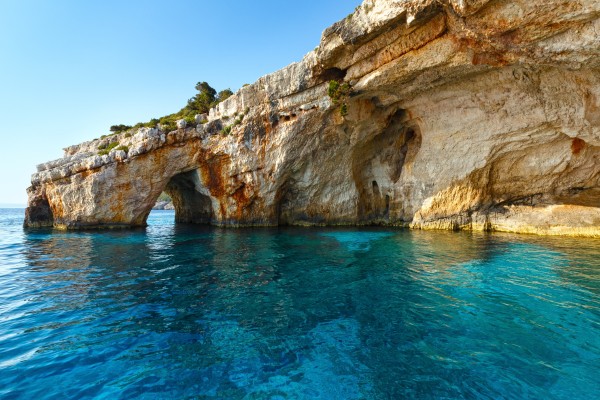 Genieße türkises Wasser in den Buchten Zakynthos