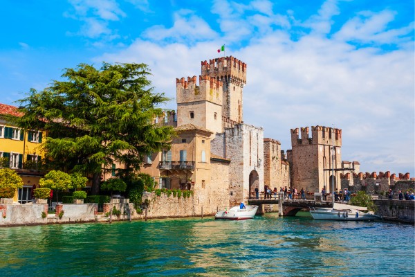Besuche Scaligerburg in Sirmione am Gardasee