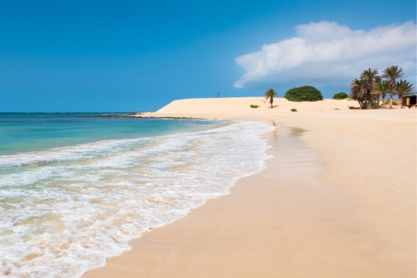 Am Strand Baía das Gatas auf São Vicente kann man die Seele baumeln lassen