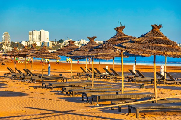 An den goldenen Stränden von Agadir kannst du herrlich entspannen