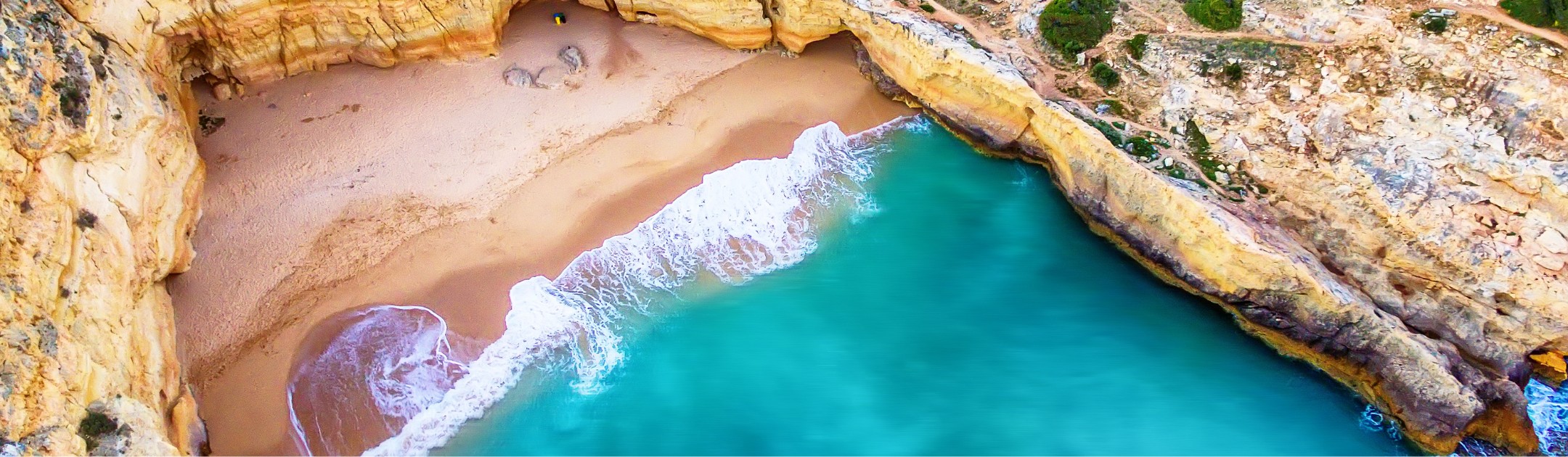 Genieße deinen unvergesslichen Urlaub an der Algarve Portugals mit Travioro