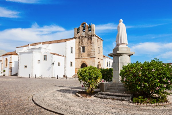 Besuche die Kathedrale Sé auf deiner Faro Reise