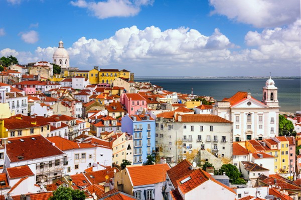 Genieße den Blick auf die Stadt Lissabon im Urlaub