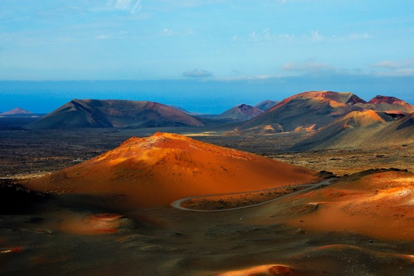 Die Vulkanlandschaften verzaubern im Lanzarote Urlaub