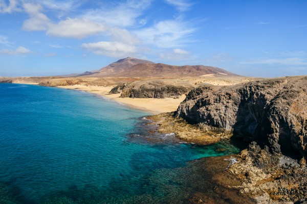 Traumhafte Küstenabschnitte mit Stränden auf Lanzarote im Urlaub entdecken