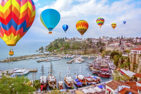 Besuche die Altstadt Antalyas im Türkei Urlaub