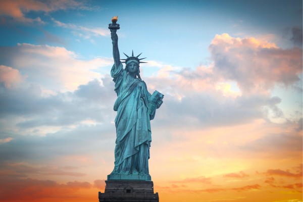Die bekannte Freiheitsstatue ist ein Must-See im USA Urlaub